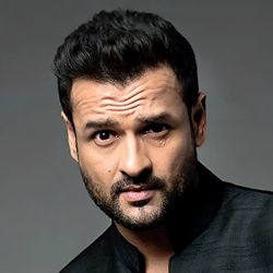  Rohit Roy