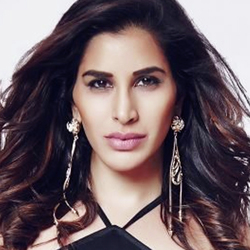  Sophie Choudry