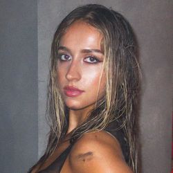 Tate McRae profile photo